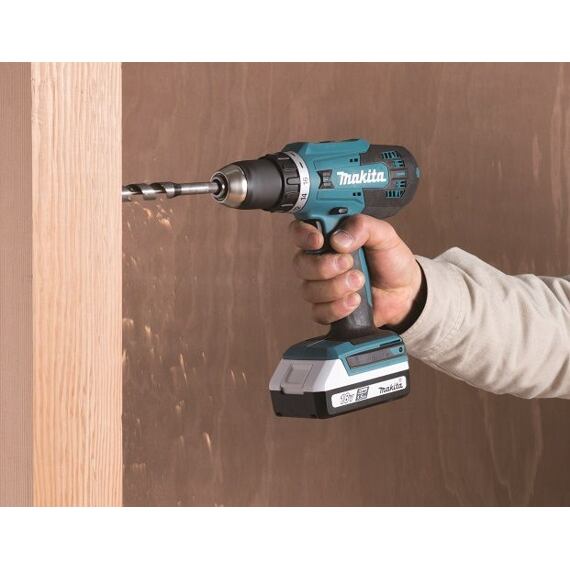 MAKITA DF488DWE aku vŕtací skrutkovač 18V/2*1,5Ah typ G, 42Nm, 0-400/1400 ot./min.