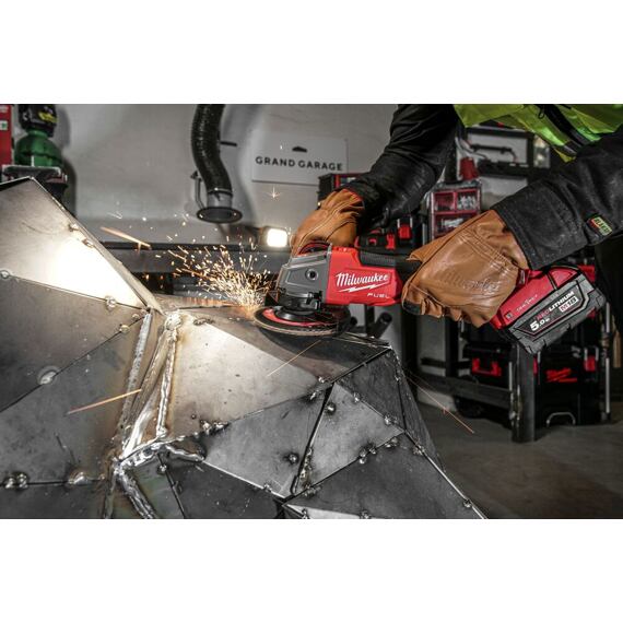 MILWAUKEE M18 ONEFSAG125XPDB-502X aku uhlová brúska 18V/2*5Ah, ONE-KEY Bluetooth, kolískový spínač