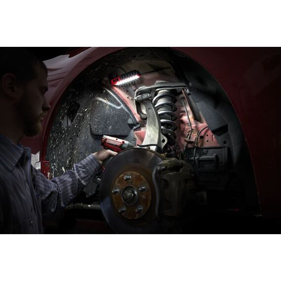 MILWAUKEE L4 FL-301 aku kapesní lampa 4V/3Ah, 445lm, IP54, magnet