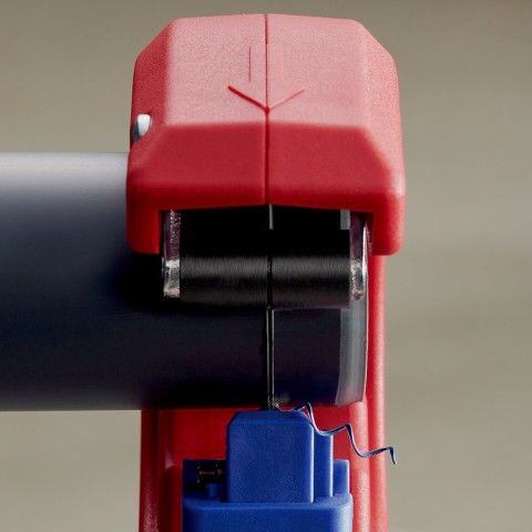 KNIPEX DP50 řezák plastových trubek pr.35-50mm, síla stěny až 2,4mm, čistý řez bez otřepů 902301BK
