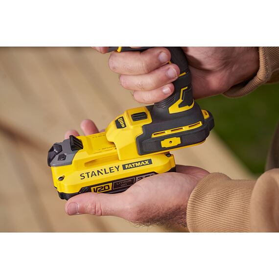 STANLEY SFMCF820D2K aku rázový utahovák 18V/2*2Ah, 190Nm, upínání 1/4" šestihran