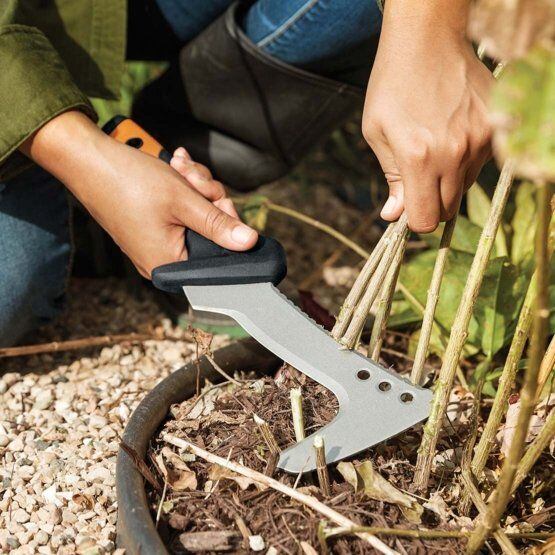 FISKARS 1051232 mačeta s pílkou SOLID malá 42cm