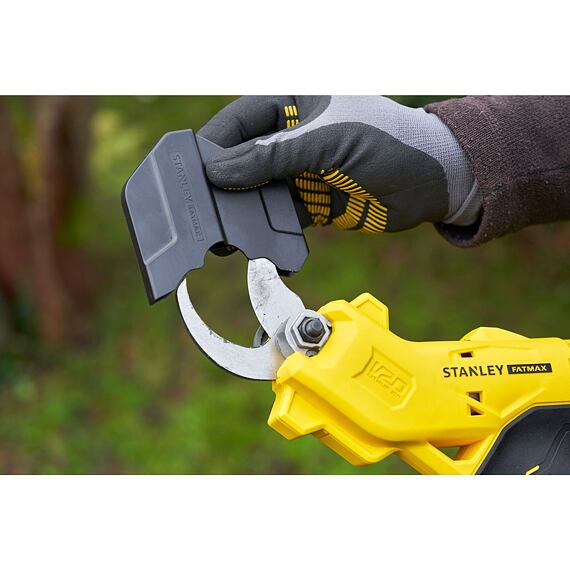 STANLEY SFMCPP32B aku nůžky na větve 18V, V20 FATMAX, střih 32mm, bez baterie
