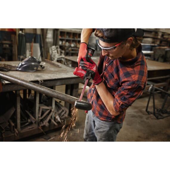 MILWAUKEE M12 FBFL13-402B aku pásový pilník 12V/2*4Ah, šíře 13mm, hlava 360°, reverzní režim