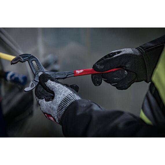 MILWAUKEE 4932492460 kleště SIKO 300mm, dvojitá ozubená indukčně kalená čelist, tlačítko