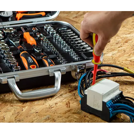 NEO TOOLS sada nářadí v kufru 108ks, speciál elektrikář 01-310-1