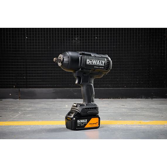DeWalt DCF99MP2T aku rázový utahovák 18V/2*5Ah, 1/2", 1898Nm, edice McLaren F1
