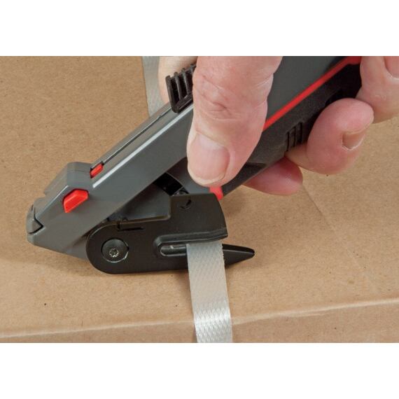 STANLEY 0-10-242 bezpečnostní nůž s autom.zasouvací čepelí, pogumovaná rukojeť, čepel na pásky FATMA