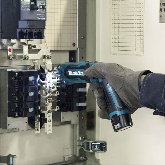MAKITA DF012DSE aku vrtací šroubovák 7,2V Li-ion