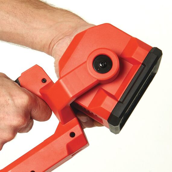 MILWAUKEE M18 SLED-0 aku svítilna 18V bez baterie, 1250lm, IP54, plošné a bodové světlo