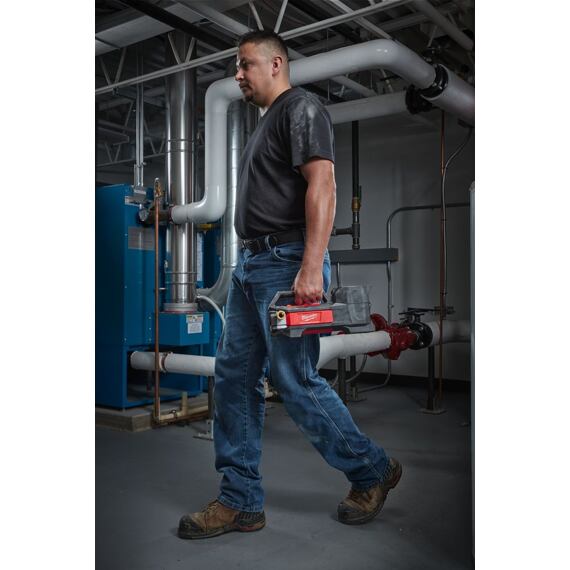MILWAUKEE M18 BTP-0 aku přečerpávací pumpa 18V, výtlak 23m, 30 l/min, čistá voda