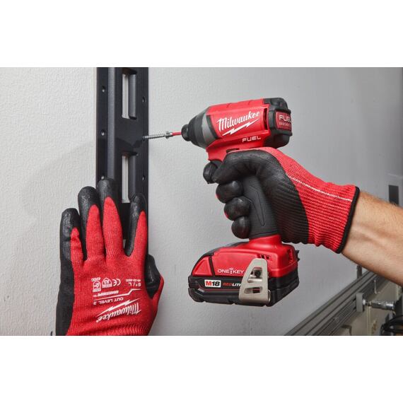 MILWAUKEE 4932472127 regálový systém PACKOUT, E-Track + 2 police, polica nosnosť 22kg