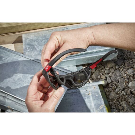 MILWAUKEE 4932471886 brýle ochranné PREMIUM polarizované s těsněním, EN166, EN168, EN172