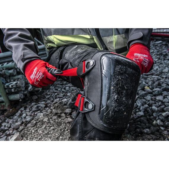 MILWAUKEE 4932478137 nákoleníky, pěnová vložka s opěrnou gelovou zónou, tvrdý svrchní materiál
