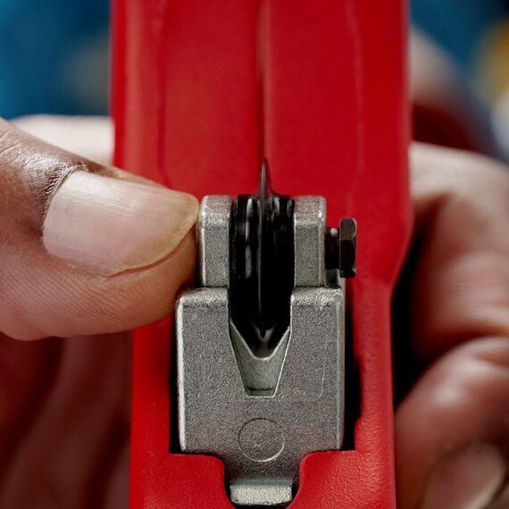KNIPEX Tubix XL řezák velkých trubek pr.6-76mm, síla stěny až 2mm, pružinový mechanismus QuickLock