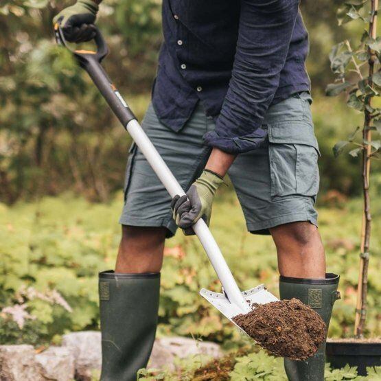 FISKARS 1066732 rýč Xact teleskopický 1,1-1,3m, špičatý