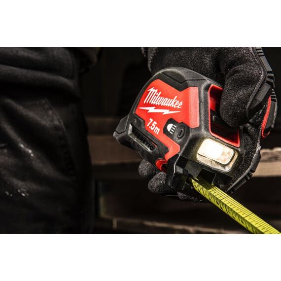 MILWAUKEE 4932492469 LED magnetický svinovací metr 7,5m, 100lm