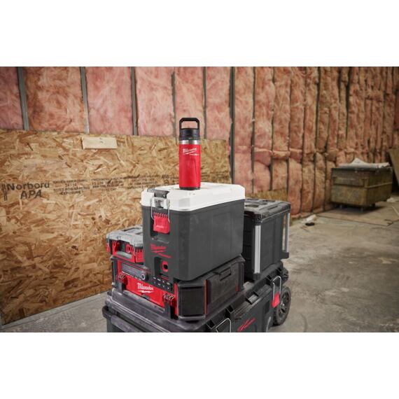 MILWAUKEE 4932493465 termoláhev PACKOUT 710ml, dvoustěnná vakuová izolace, kompatibilní víčko, RED