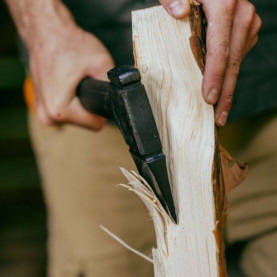 FISKARS 1069104 sekera univerzální X-SERIE X24 M, hmotnost hlavy 1076g, délka topůrka 60cm