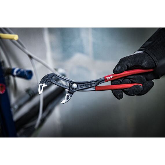 MILWAUKEE 4932492460 kleště SIKO 300mm, dvojitá ozubená indukčně kalená čelist, tlačítko