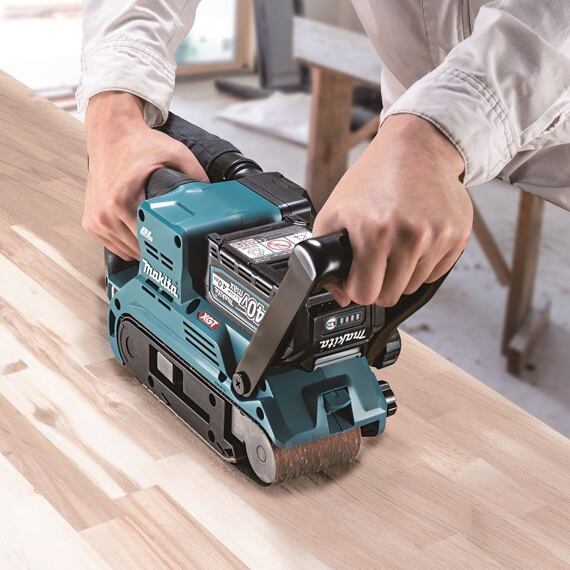 MAKITA BS001GZ aku pásová bruska XGT 40V, 76*533mm, 120-470 m/min, bez baterie