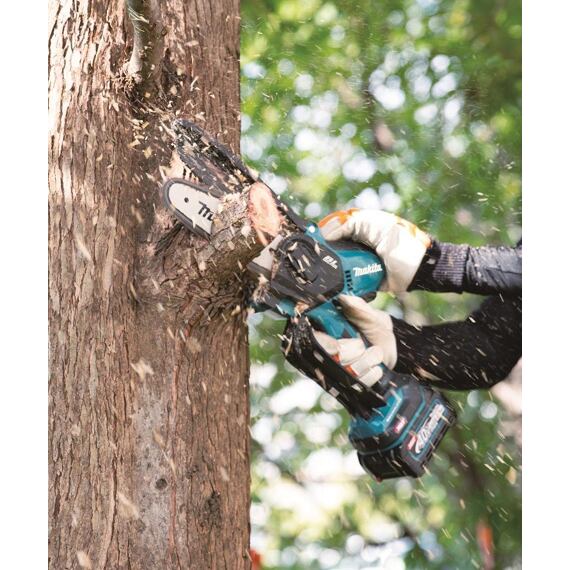 MAKITA UC029GZ01 aku řetězová prořezávací pila 150 mm Li-ion XGT 40V (590W), řez 15cm, bez baterie