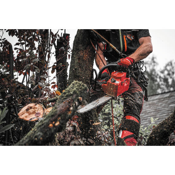 MILWAUKEE M18 FTHCHS35-802 aku řetězová pila s horní rukojetí, 18V/2*8Ah, lišta 35cm