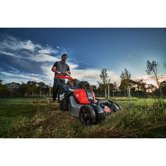 MILWAUKEE M18 F2LM46-0 aku sekačka s pojezdem 18V FUEL, 46cm, 3v1, 2,5-10cm, světlo