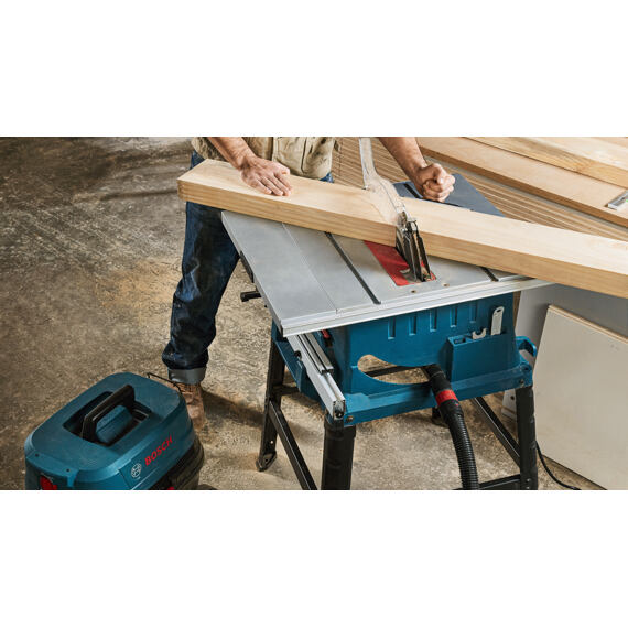 BOSCH GTS 254 stolní pila 254 mm, úhel 45° L, stůl 555*555 mm