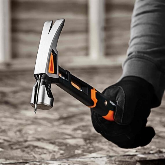FISKARS kladivo ISOCORE L univerzální 34cm 0,567kg 1020214
