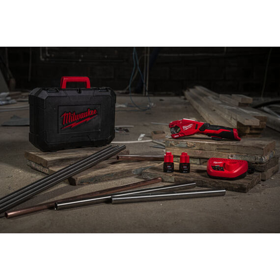 MILWAUKEE M12 PCSS-202C aku řezačka nerezových trubek 12V/2*M12 B2, pro průměr 12 - 28mm
