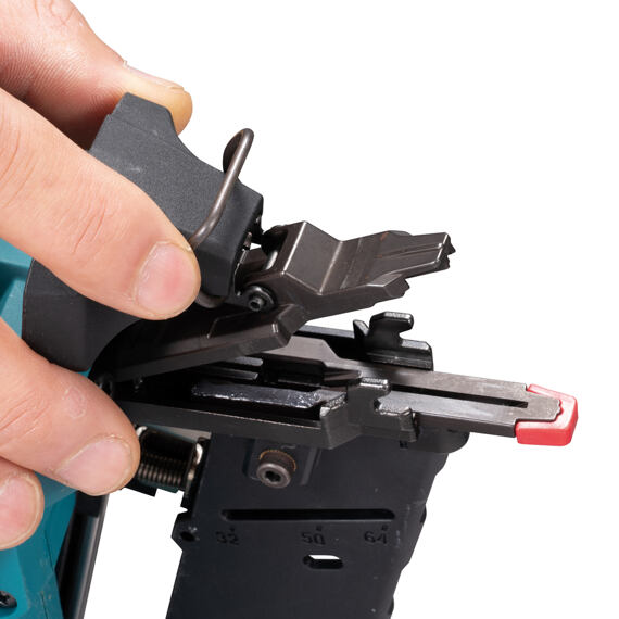 MAKITA DBN610ZJ aku hřebíkovačka 18V LXT, hřebíky 32-64mm, typ 16 GA úhel 20°, MAKPAC, bez baterie