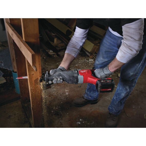 MILWAUKEE M18 BSX-402C aku pila ocaska 18V/2*4Ah, zdvih 28,6mm