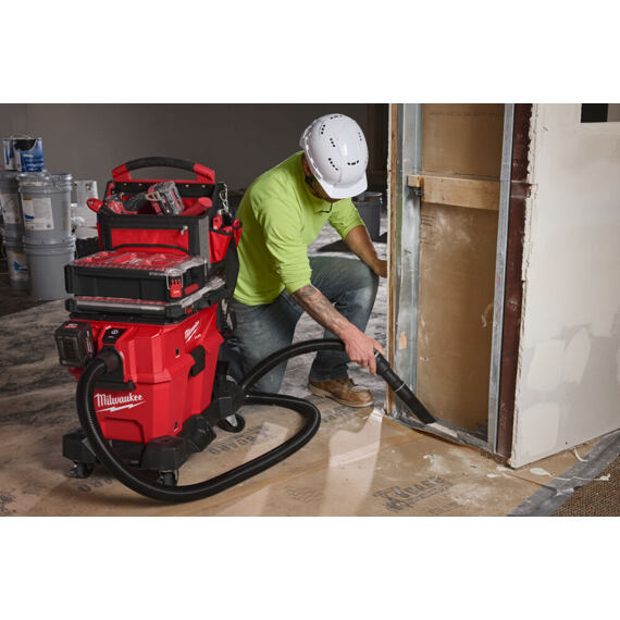MILWAUKEE M18 FVC23L-0 aku vysavač třída "L", mokro suché vysávání, bez baterie