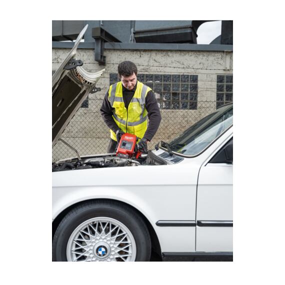 MILWAUKEE M18 JS2000-0 aku startovací zdroj 18V, až 2000A špičkový proud, bez baterie