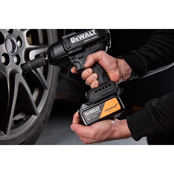 DeWalt DCF99MP2T aku rázový utahovák 18V/2*5Ah, 1/2", 1898Nm, edice McLaren F1
