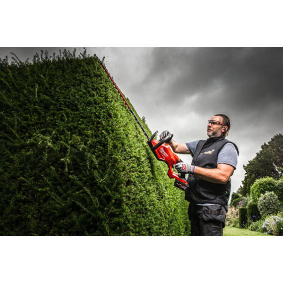 MILWAUKEE M18 FHET75G2-0 aku nůžky na živý plot 18V, lišta 75cm, střih 25mm, bez baterie