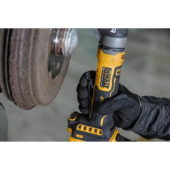 DeWalt DCG421N pravoúhlá bezuhlíková bruska 18V XR, bez baterie, regulace 10000-24500 ot/min