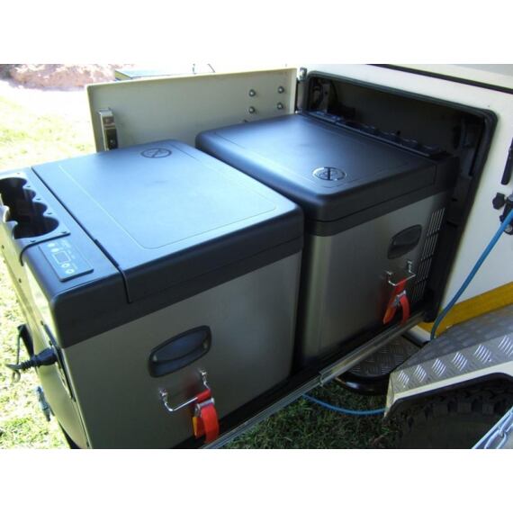 INDEL B TB45A autochladnička kompresorová DC 12/24V, AC 110-230V, 39L