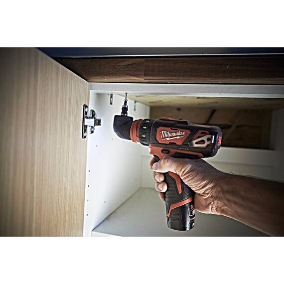 MILWAUKEE M12 BDDXKIT-202C aku skrutkovač s výmennými nástavcami 12V/2Ah