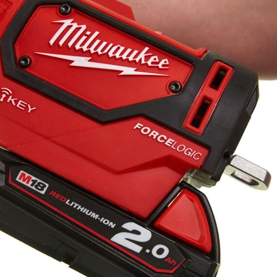 MILWAUKEE M18 HCCT-201C aku hydraulické krimpovacie kliešte na káble 53kN FORCELOGIC