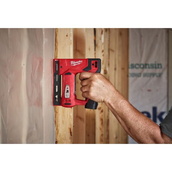 MILWAUKEE M12 BST-0 aku sponkovačka 12V bez batérie, 6-14mm/11,4mm