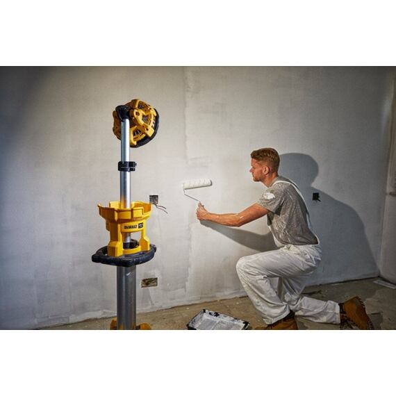 DeWalt DCL079 Led svetlo so statívom 18V bez batérie, 1000-1800-3000lm, IP55