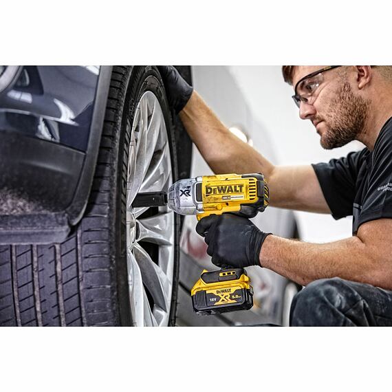 DeWalt DCF899N aku rázový uťahovák bez batérie 950/1625 Nm, upínanie 1/2", čap