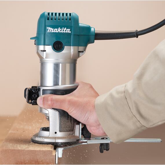 MAKITA RT0702CX2J frézka kombinovaná s príslušenstvom 710W, 6/8mm, systainer MAKPAC