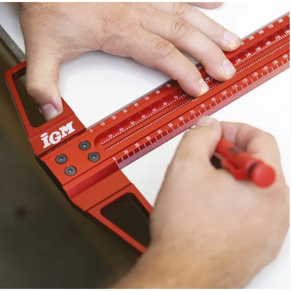 IGM značiaci príložník 600mm, otvory po 1mm, MER-ZP600