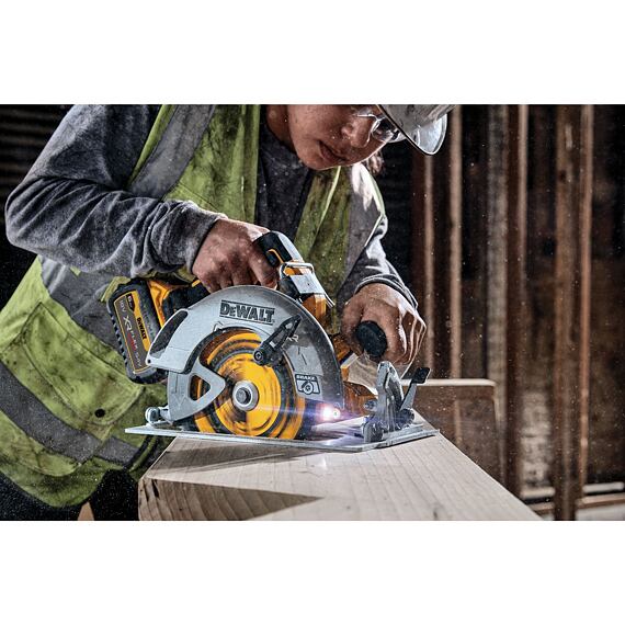 DeWalt DCS573NT aku okružná bezuhlíková píla 18V XR, FlexVolt Advantage, 190mm, kufrík TSTAK