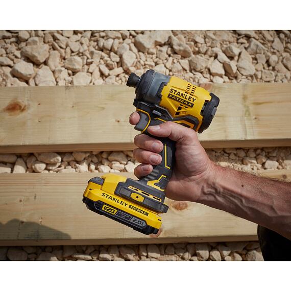 STANLEY SFMCF820D2K aku rázový utahovák 18V/2*2Ah, 190Nm, upínání 1/4" šestihran