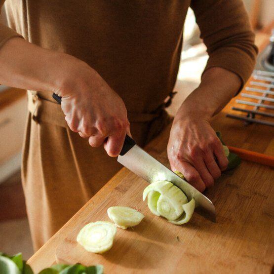 FISKARS 1057536 nůž japonský SANTOKU 17cm Functional Form
