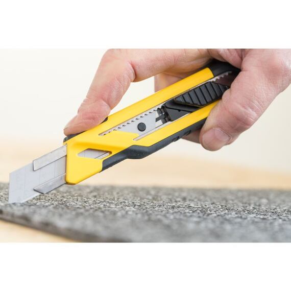 STANLEY STHT10266-0 ulamovací nůž 18mm, PH, pogumovaný s tlačítkem, 3ks čepelí